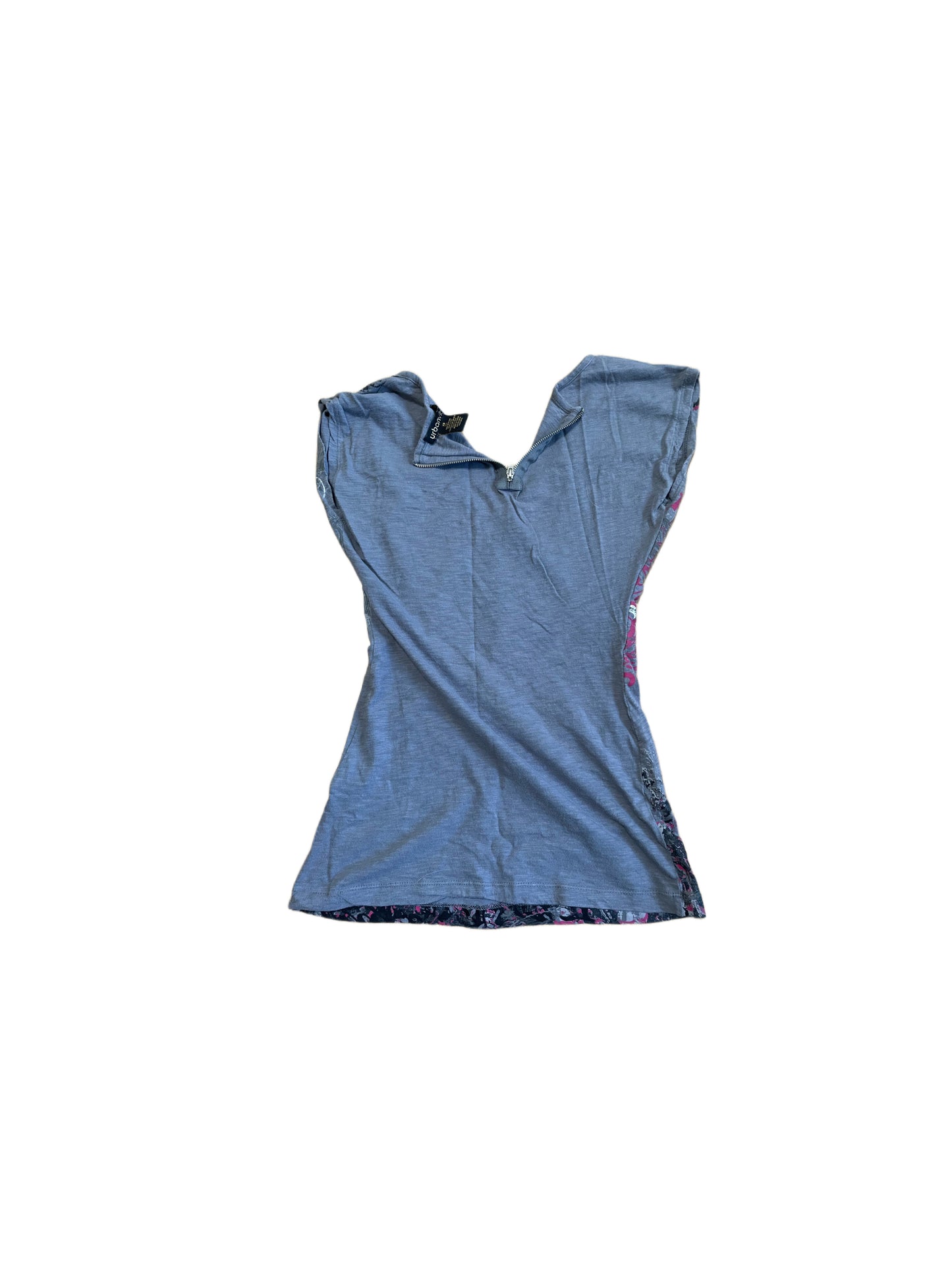 GRAY AND PINK GRAPHIC CROSS SHIRT