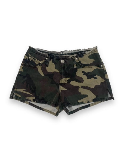 CAMO CUT OFF SHORTS