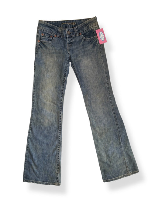 LOW RISE AMERICAN EAGLE BOOTCUT JEANS